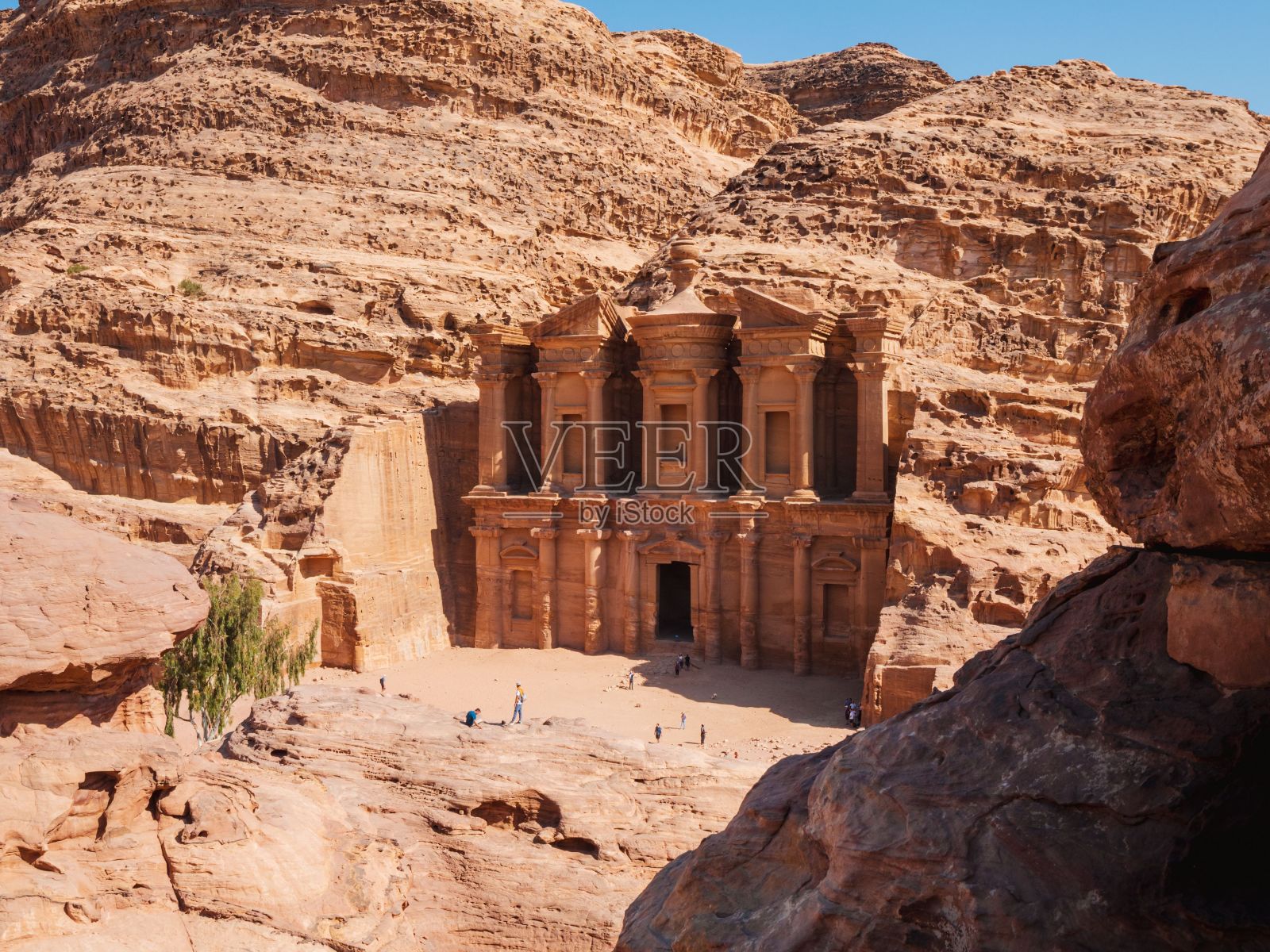 约旦佩特拉历史遗址的古代考古神庙照片摄影图片