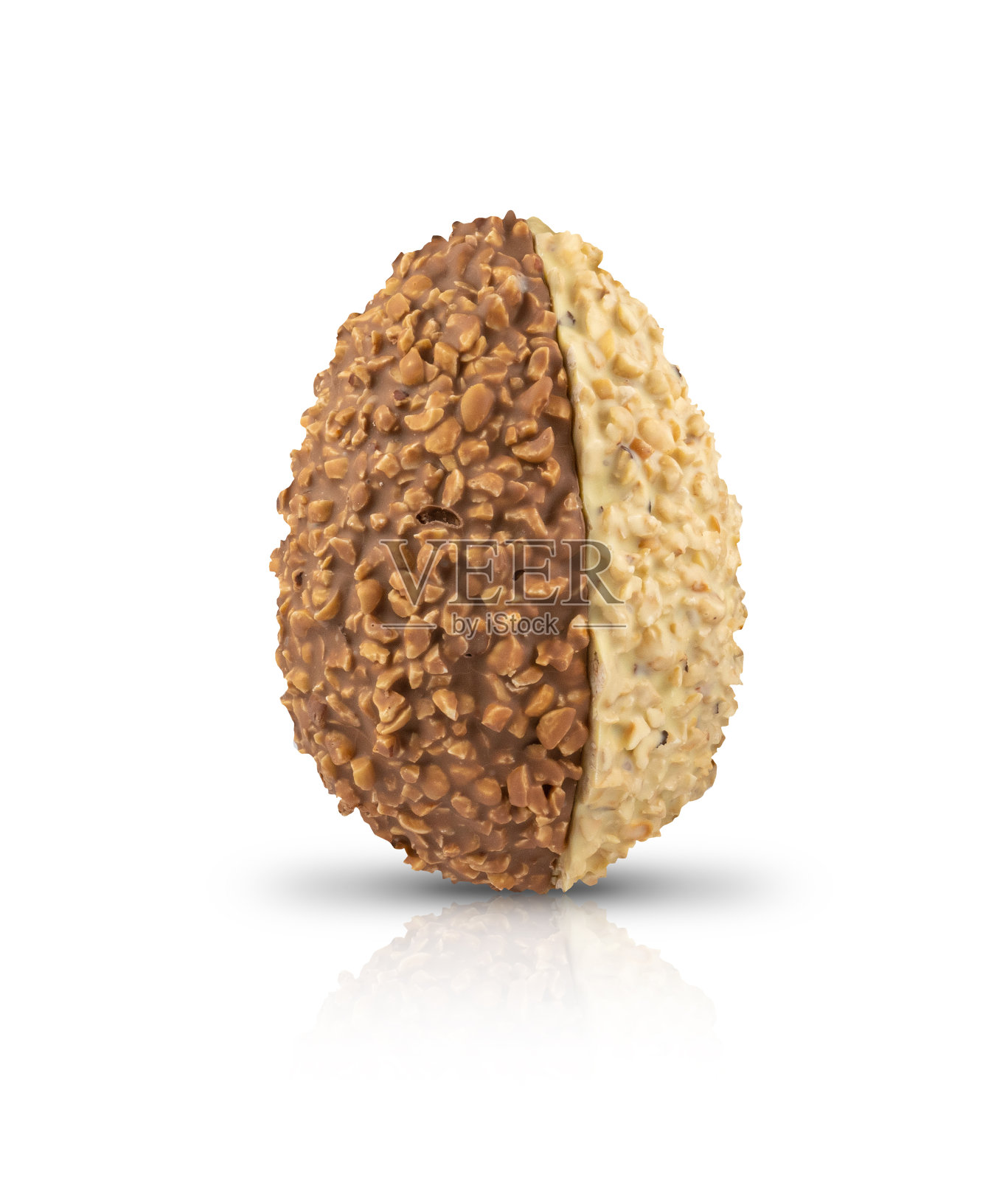 有巧克力和榛子的复活节彩蛋照片摄影图片