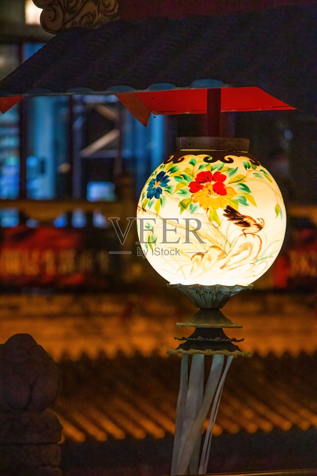 中国眉山印象水街的灯光垂直拍摄照片摄影图片