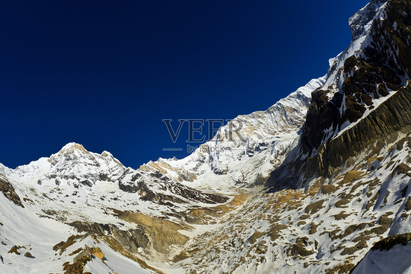 安纳普尔纳山脉从安纳普尔纳大本营，安纳普尔纳保护区，喜马拉雅，尼泊尔照片摄影图片