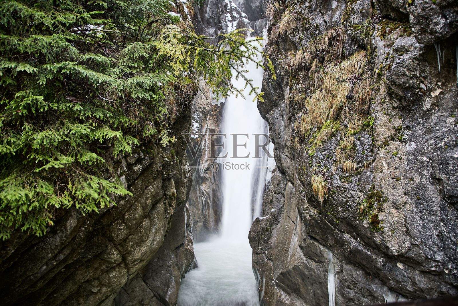 德国巴伐利亚州美丽的Tatzelwurm瀑布的风景照片摄影图片