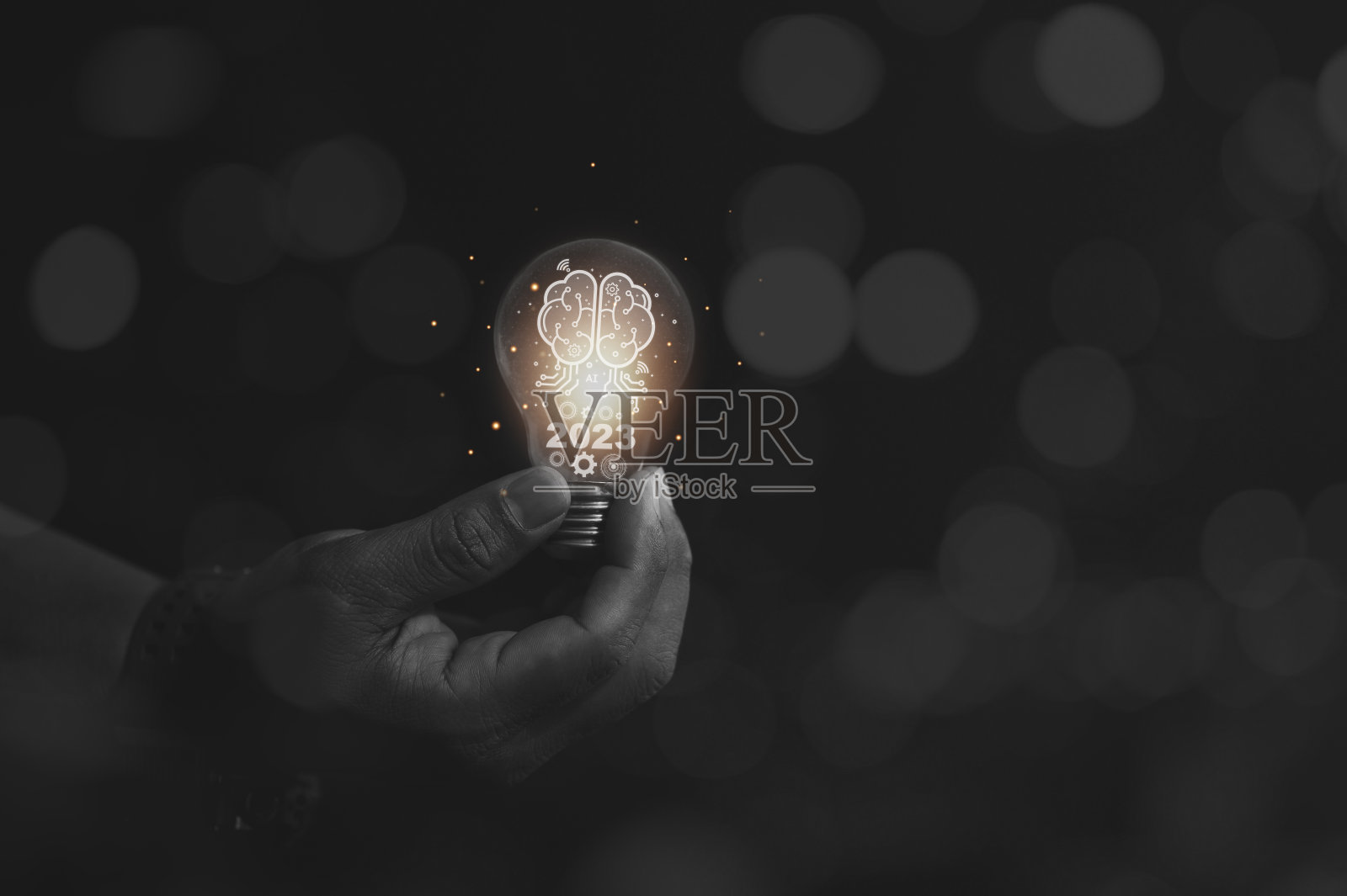 新科技灯泡牵手概念，互联网教育，在线课程，2023年在线学习概念照片摄影图片