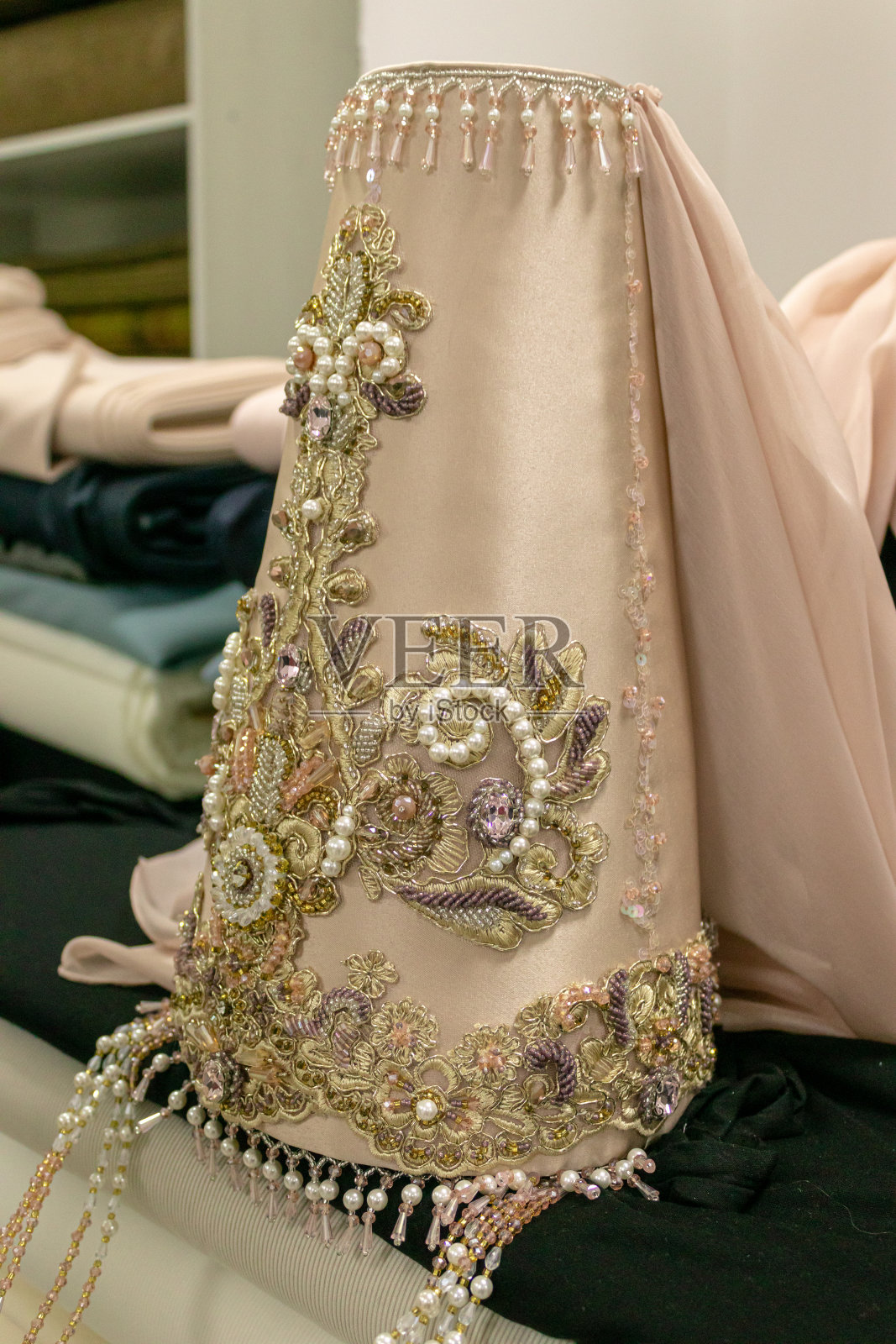 裁剪用的折叠织物照片摄影图片