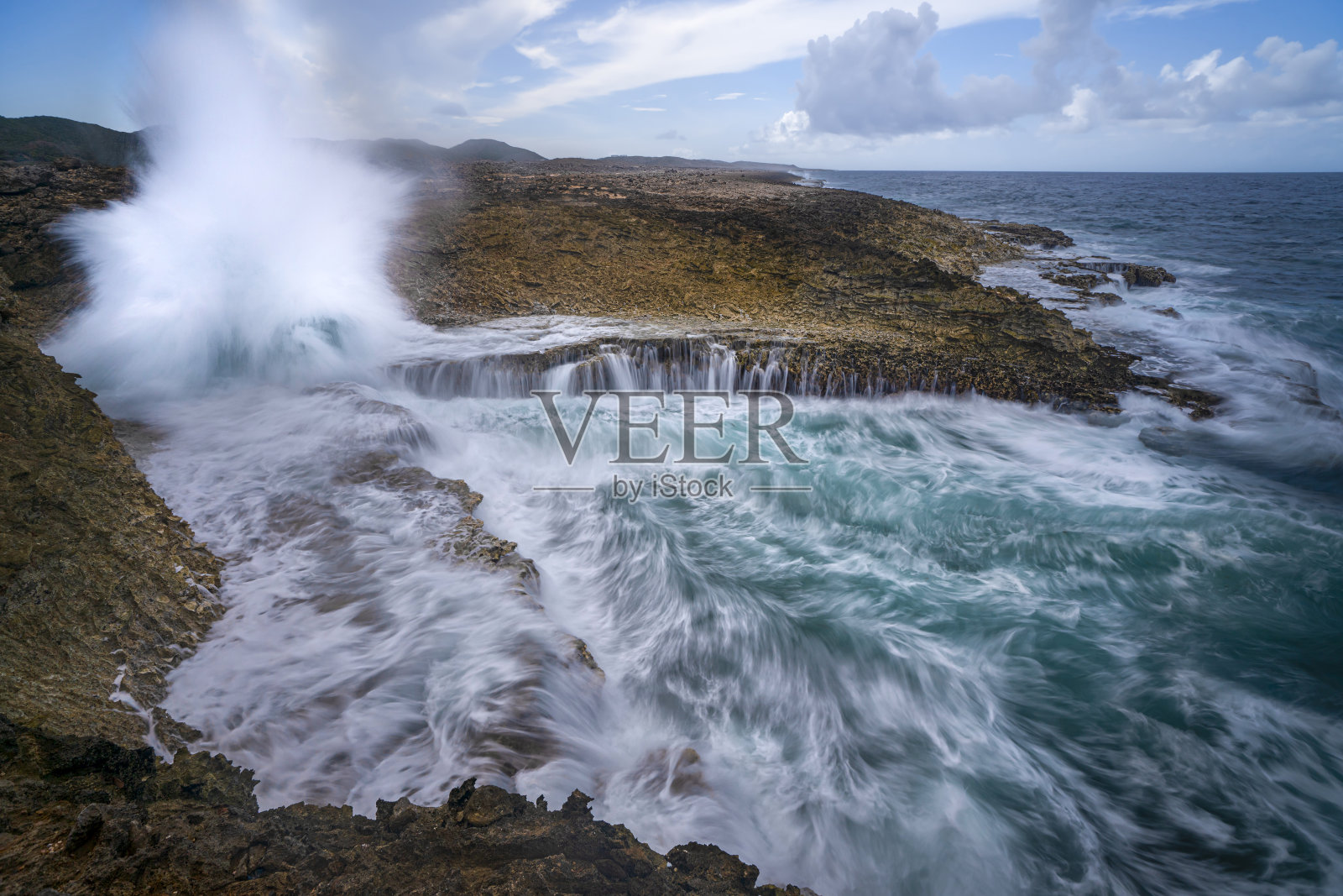 Blowhole at Boka Pistol, Shete Boka Park, Curaçao, Netherlands Antilles照片摄影图片