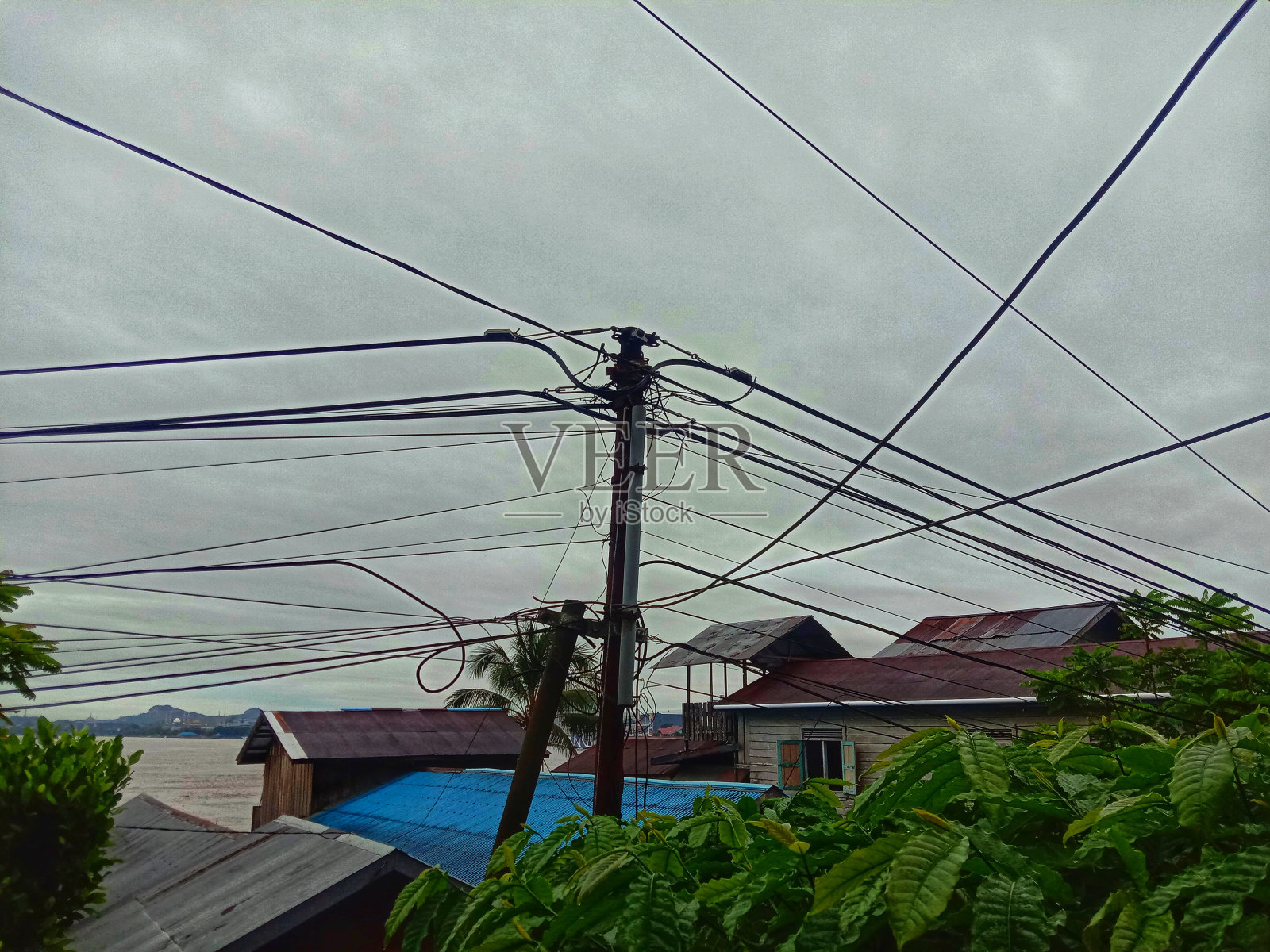 电源线排列紧密照片摄影图片