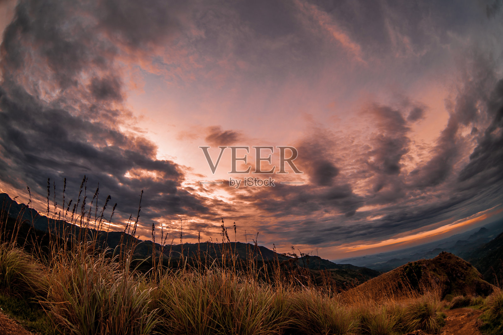 斯里兰卡埃拉山顶上的日落美景照片摄影图片