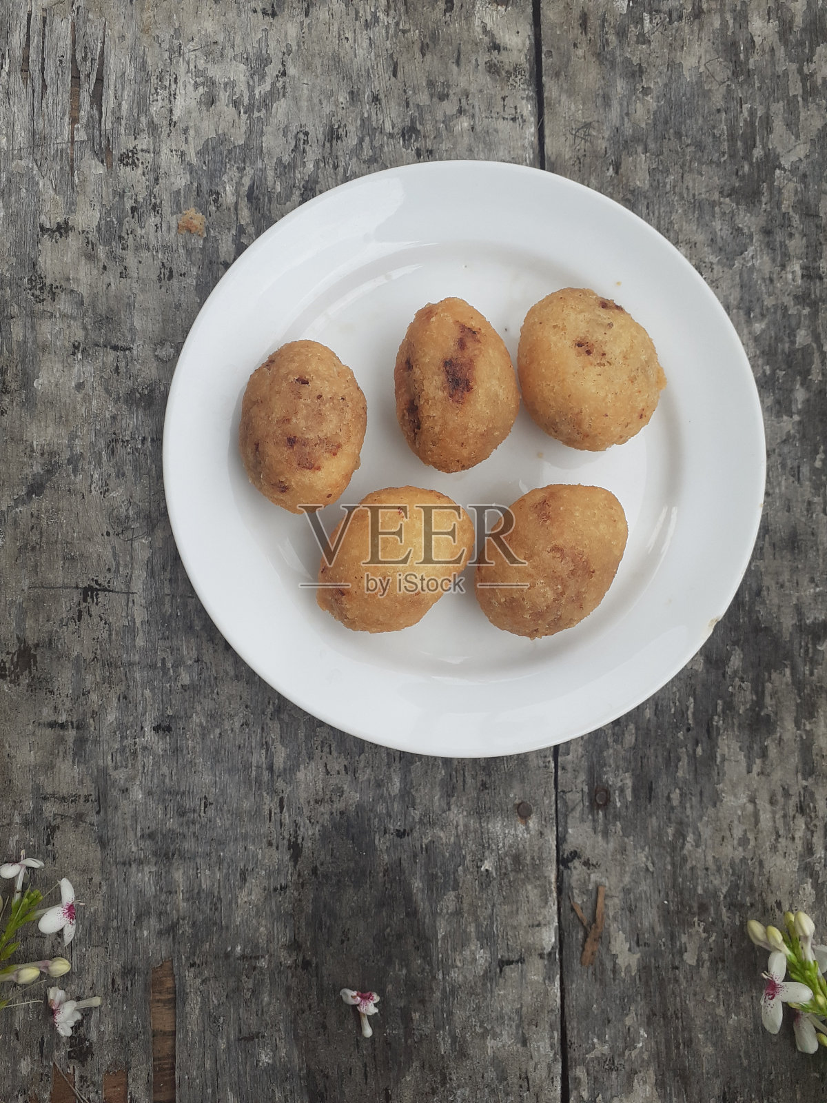 近距离的油炸玉米粥照片摄影图片