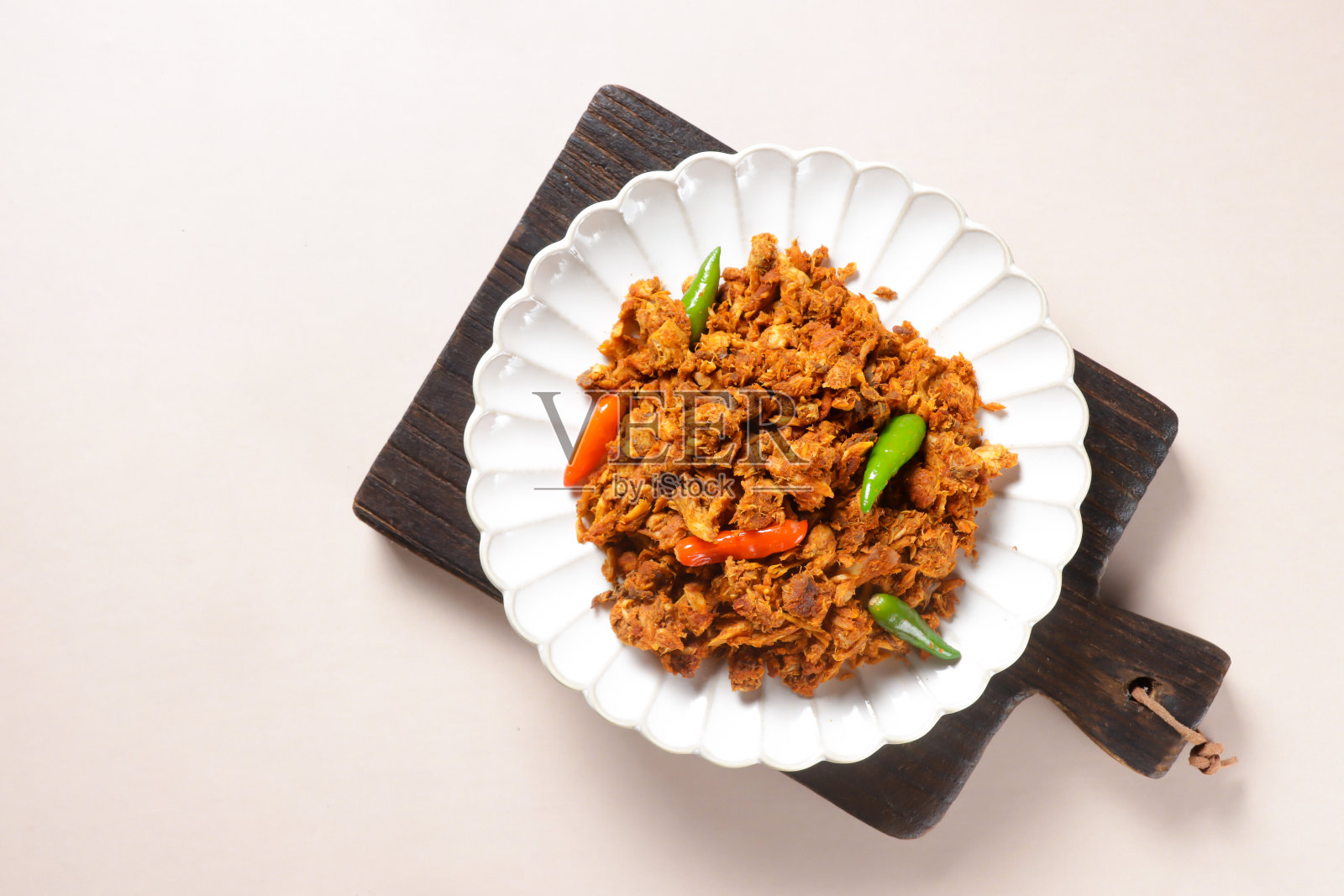 爆炒金枪鱼照片摄影图片