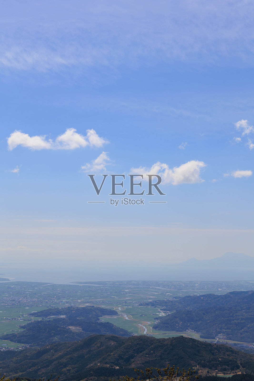 从佐贺县第二高的山上俯瞰照片摄影图片