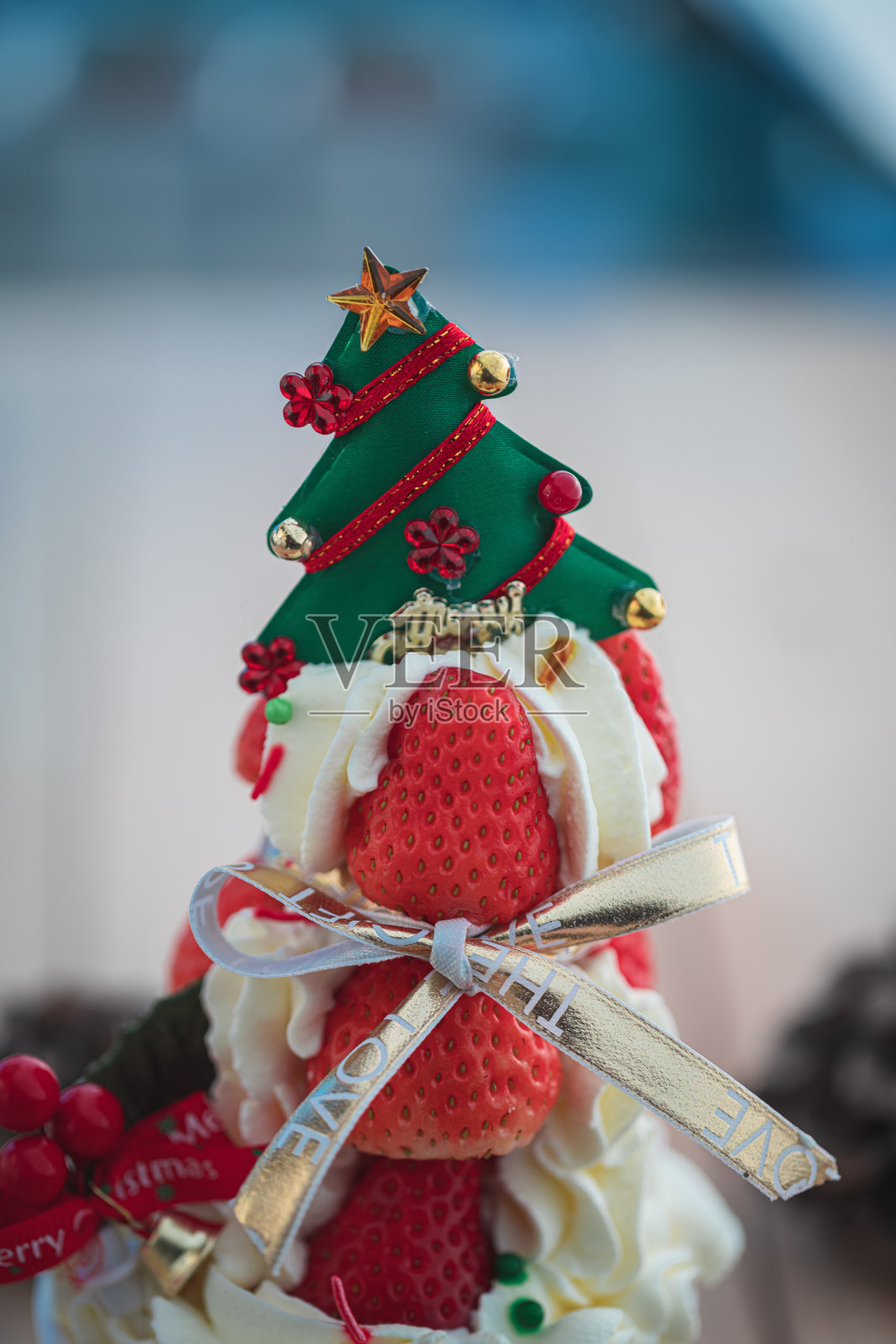 圣诞草莓蛋糕照片摄影图片