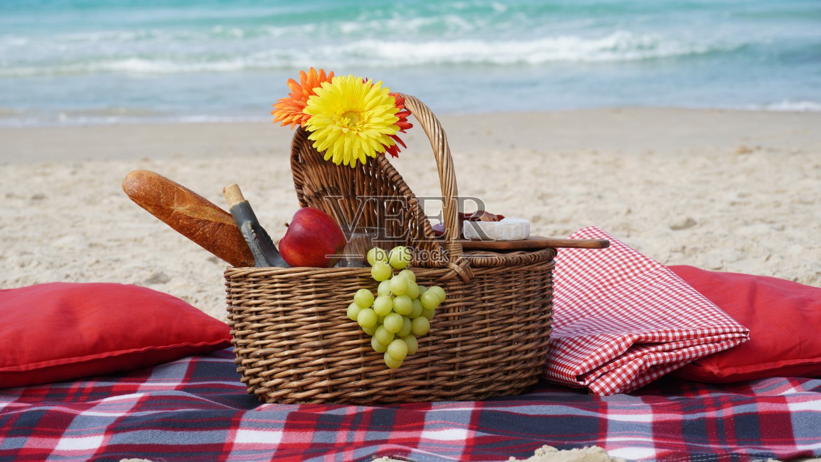 沙滩夏季野餐照片摄影图片