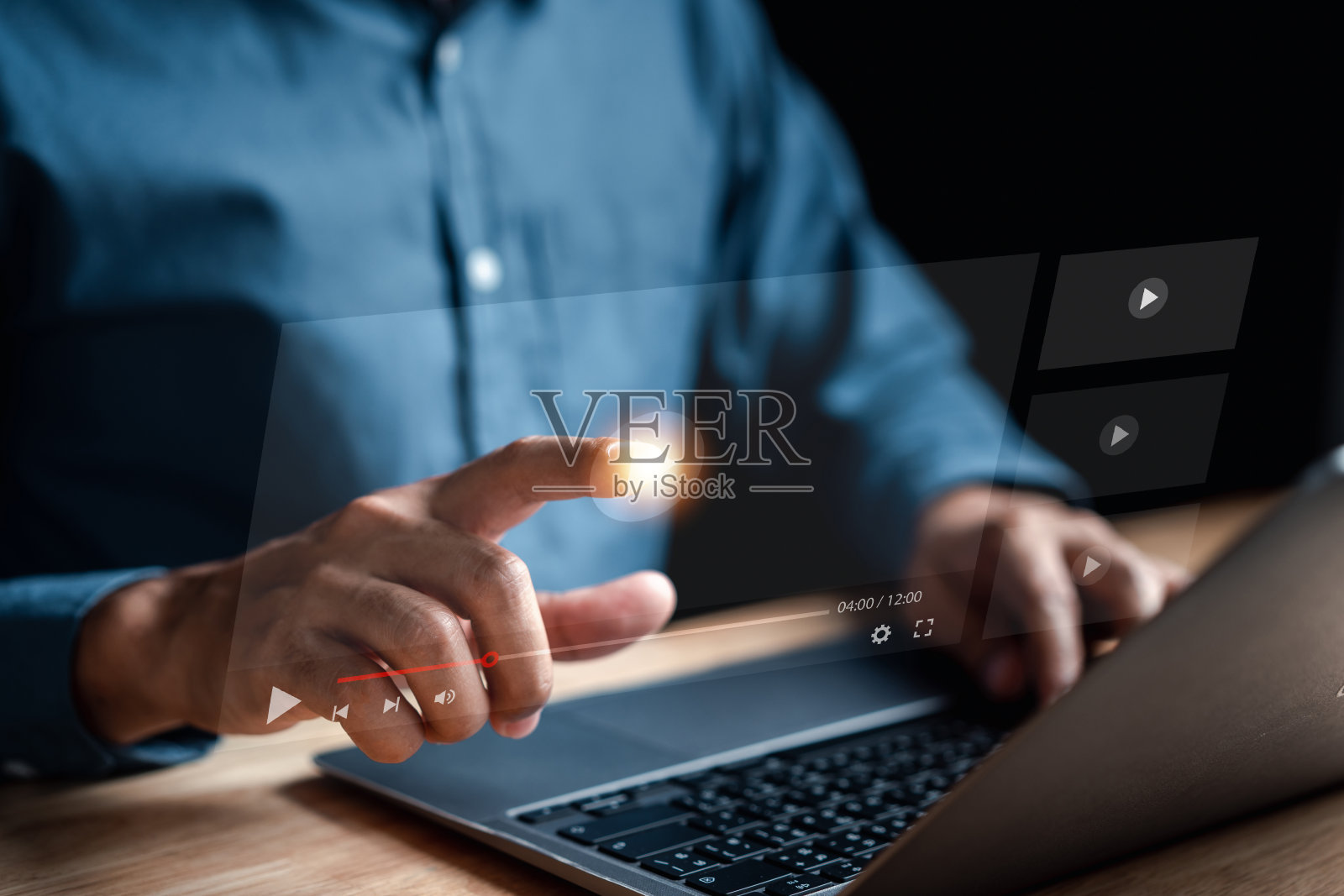 虚拟屏幕在线学习、网络视频观看、网络研讨会、网络教育、电子学习、网络研讨会在线学习、视频教程照片摄影图片