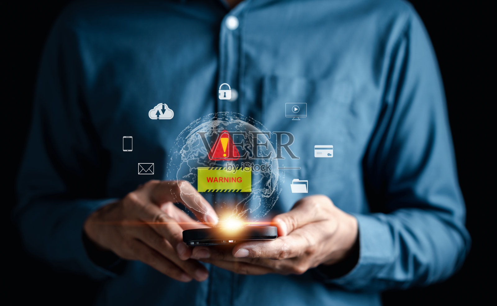 系统警告警告标志通知错误和维护概念。针对计算机网络的网络攻击。网络安全漏洞，数据泄露，非法连接，信息泄露。照片摄影图片