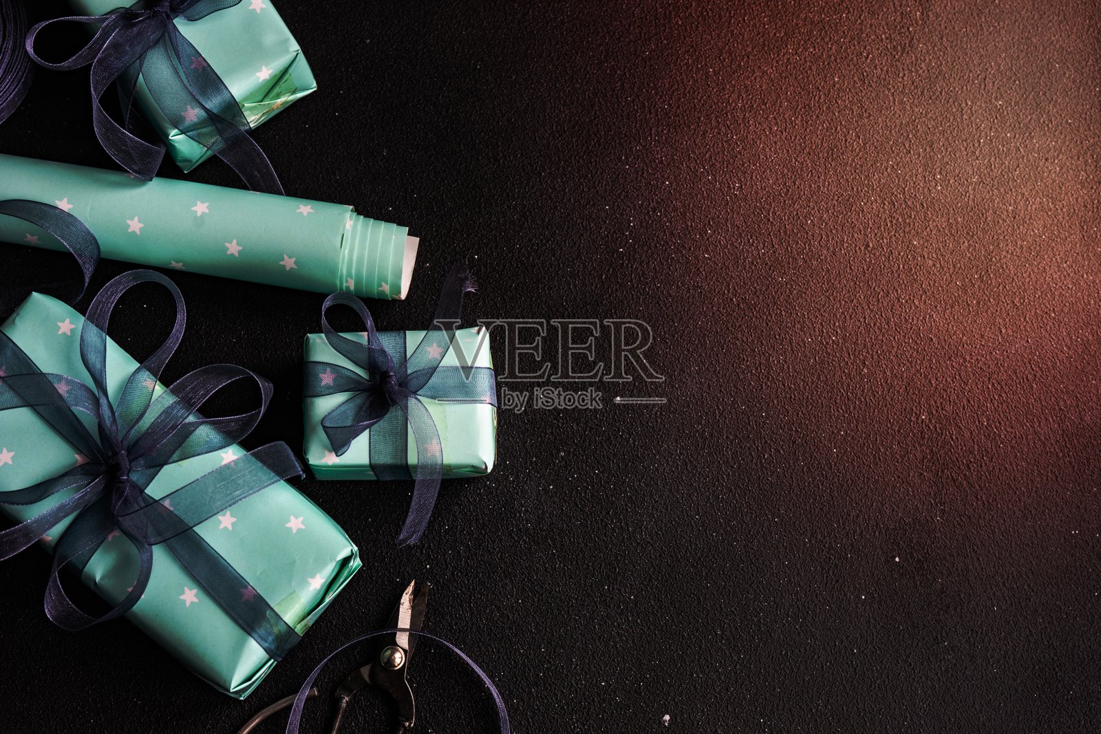 圣诞卡片概念与包装礼品盒照片摄影图片