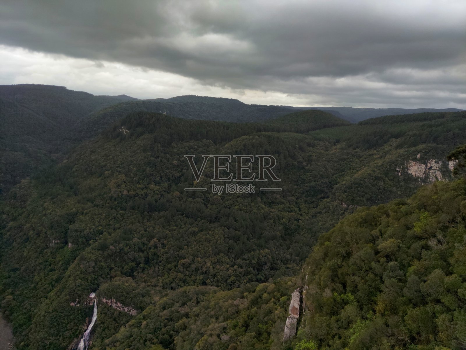 位于巴西南大州的山区。照片摄影图片