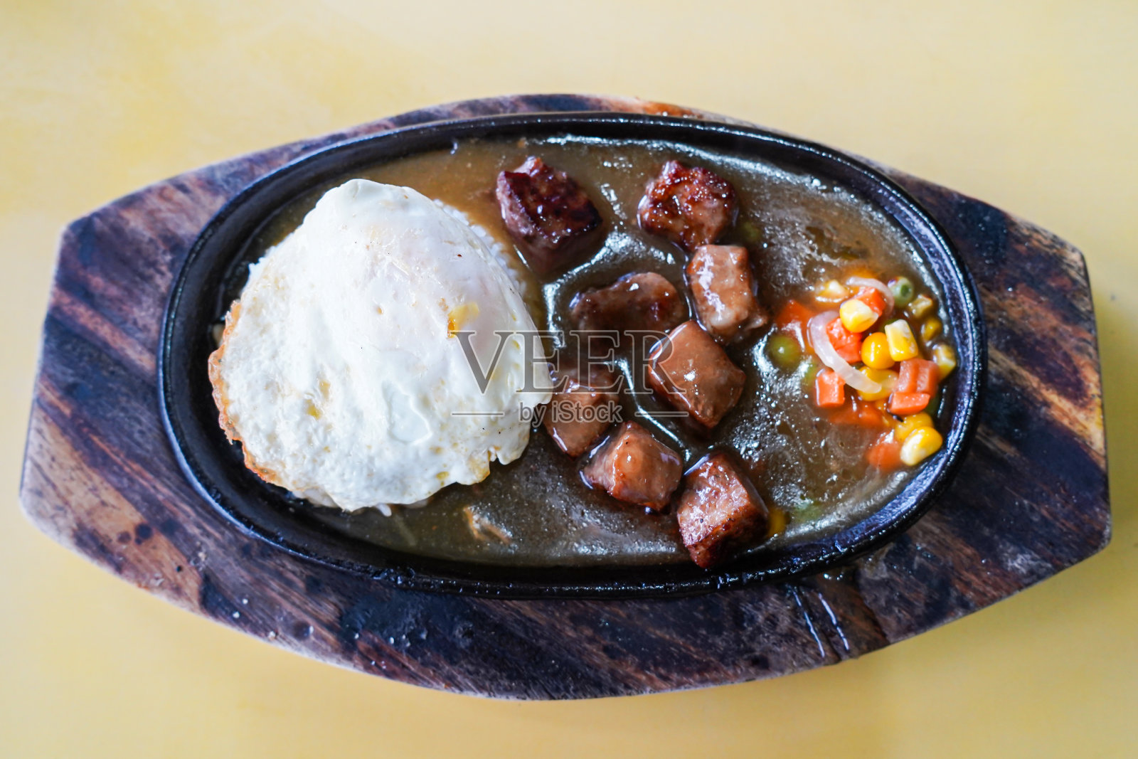 烤肉，牛排，热盘照片摄影图片