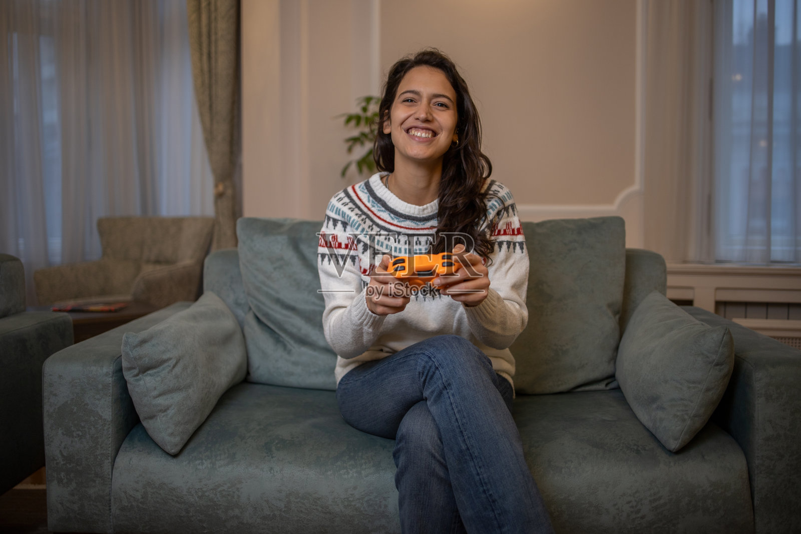 玩电子竞技的女玩家照片摄影图片