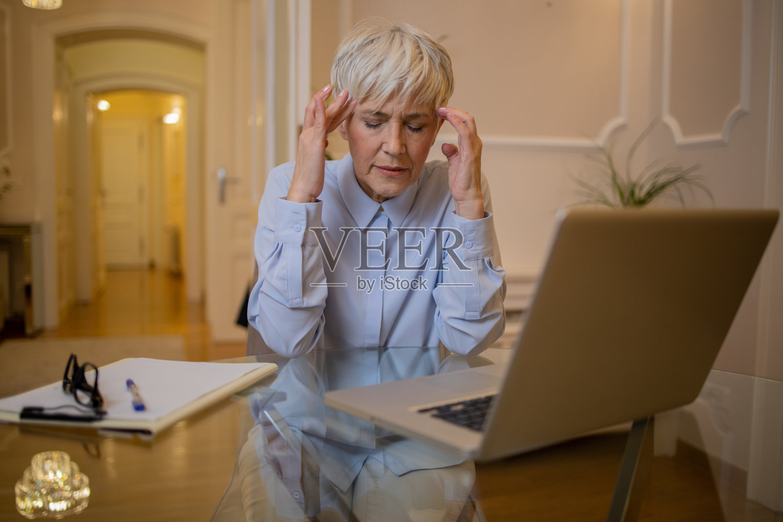 为什么会痛照片摄影图片