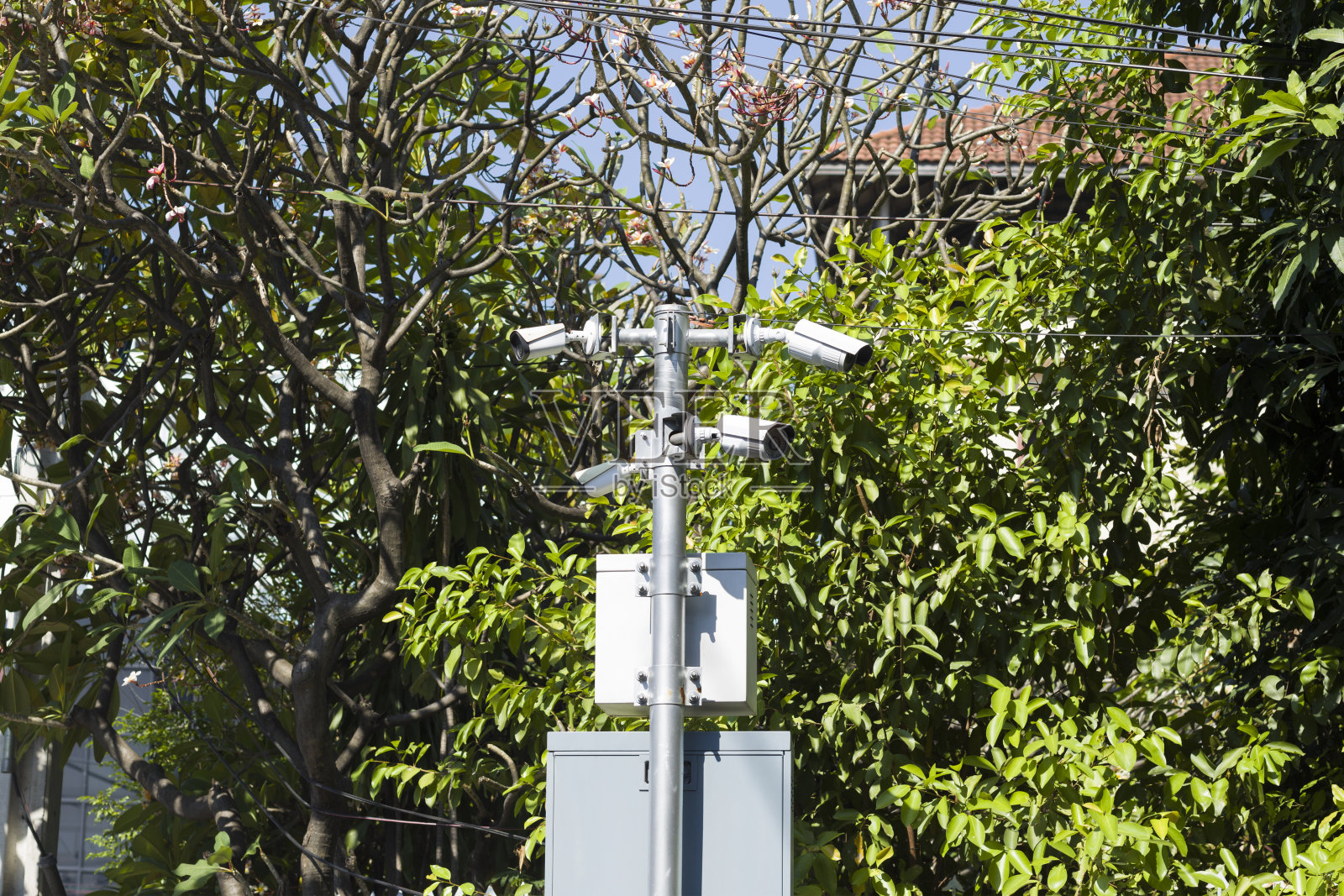 在曼谷有监控摄像头的杆子照片摄影图片