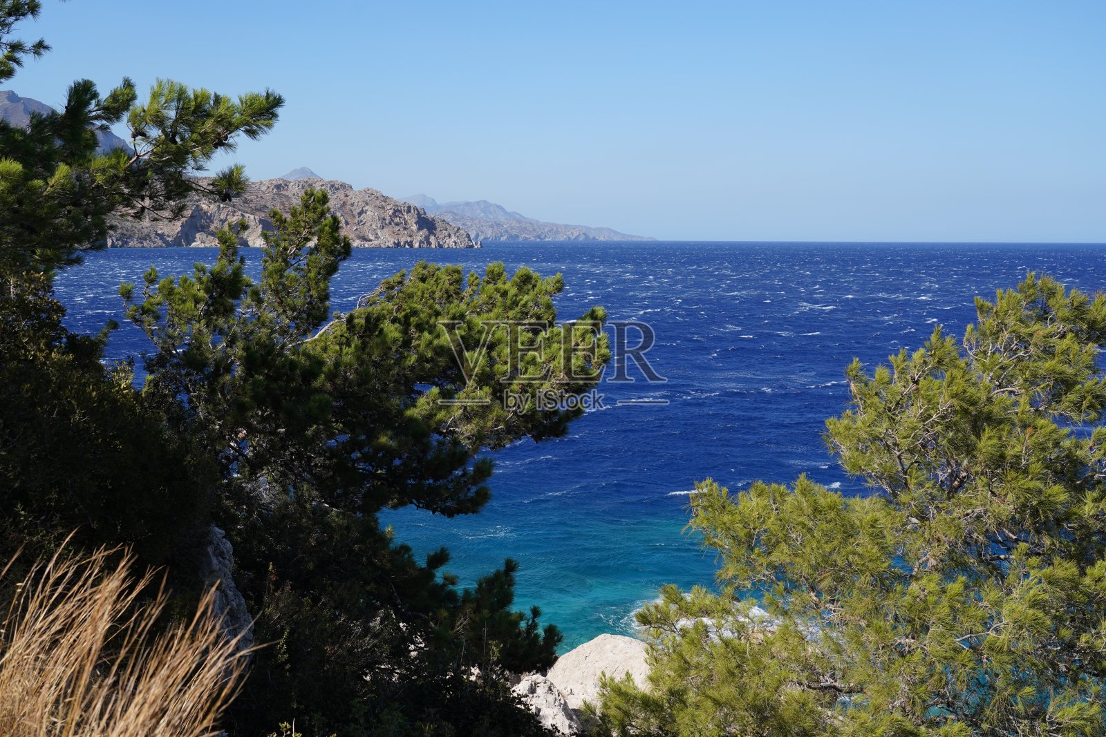 晴空下的海景照片摄影图片