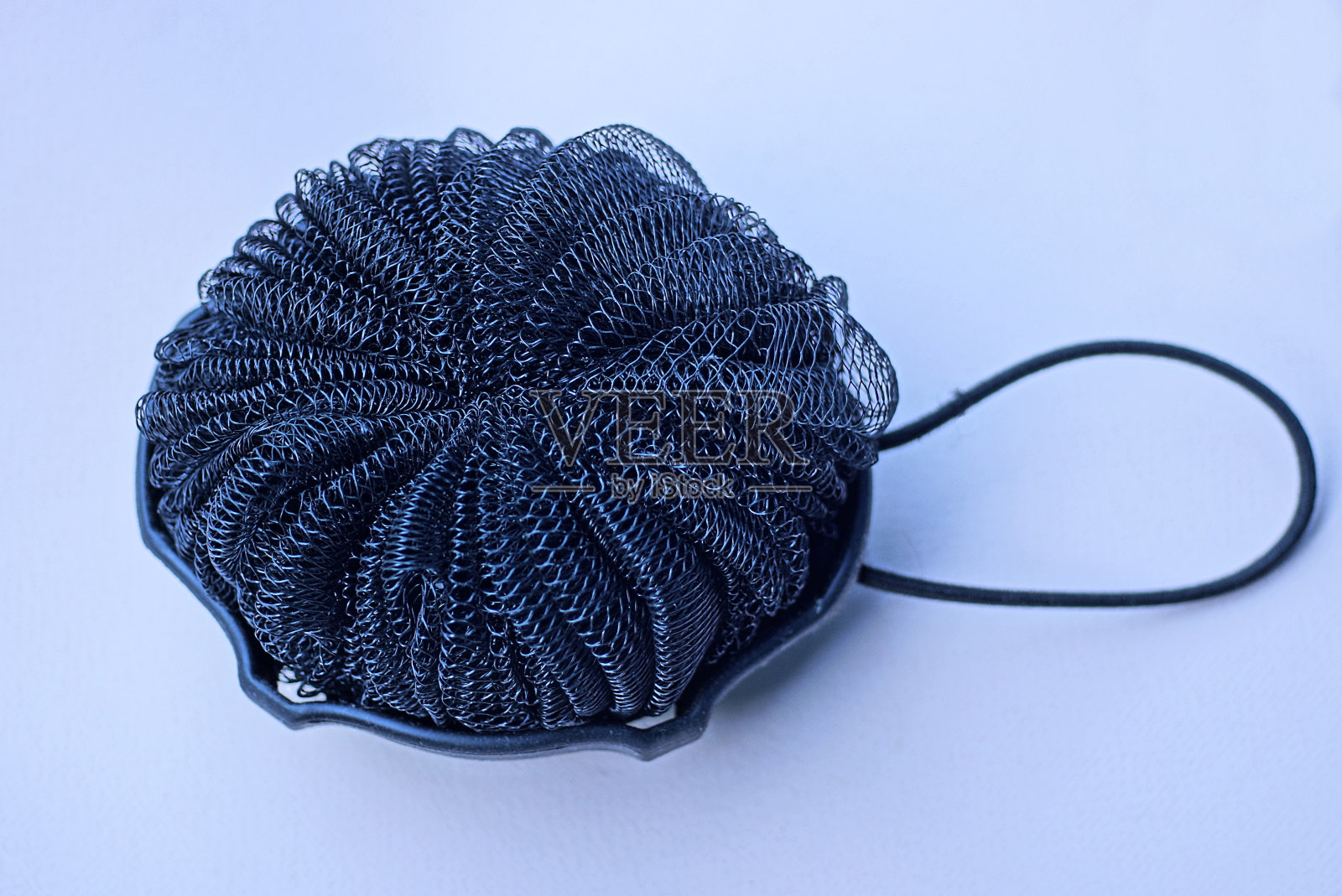 淋浴用的黑色塑料毛巾照片摄影图片