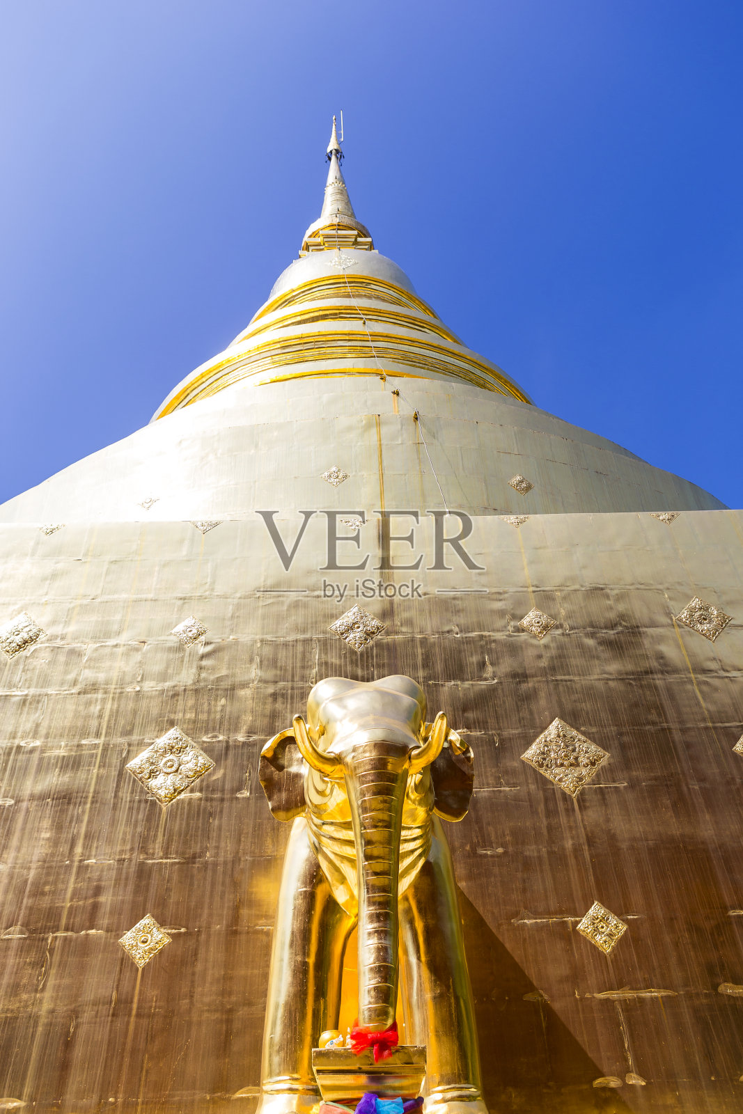 金塔，金象，蓝天照片摄影图片