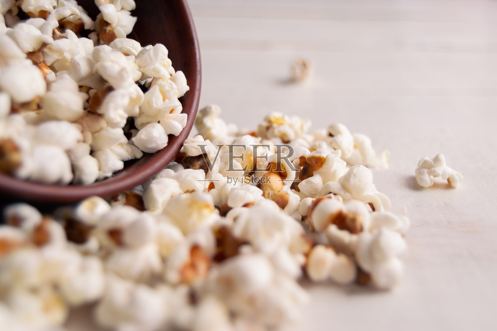 一些自制的爆米花作为详细的特写镜头，选择性聚焦照片摄影图片