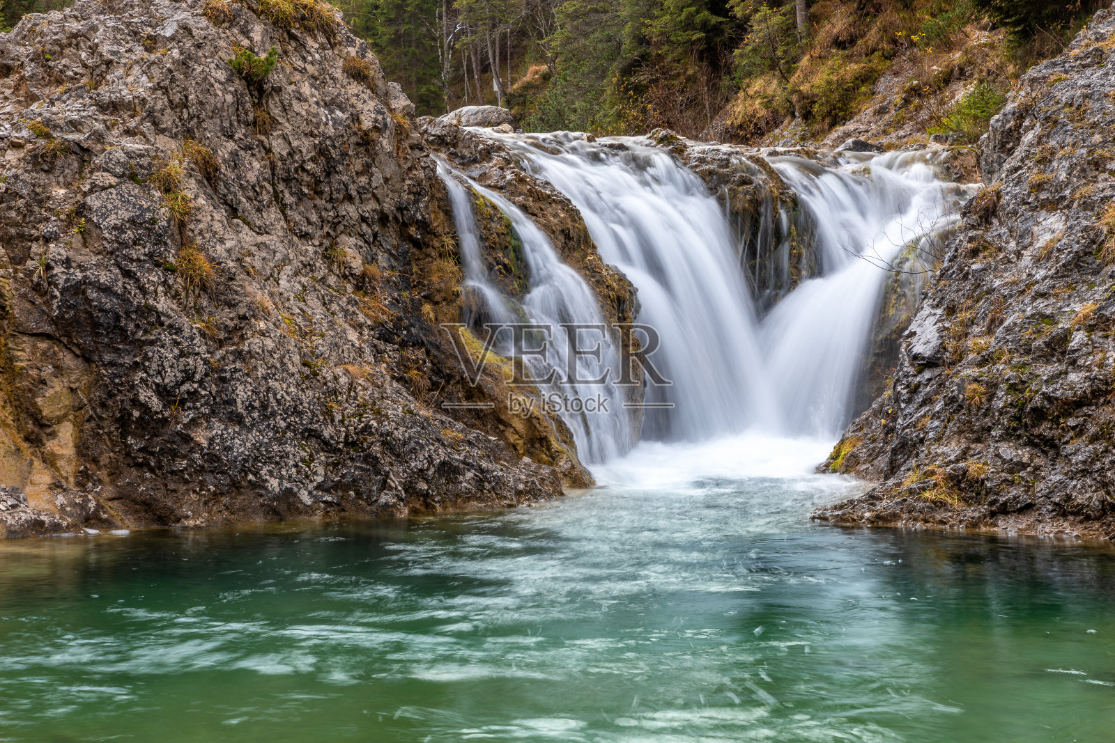 奥地利蒂罗尔的斯图本瀑布照片摄影图片