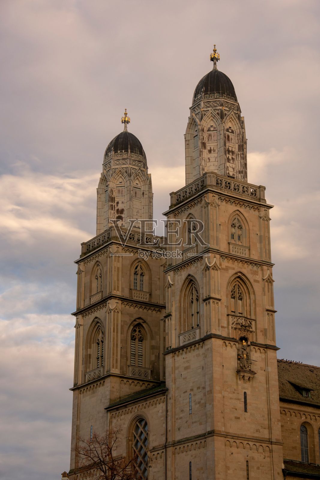 瑞士苏黎世的Grossmunster教堂照片摄影图片