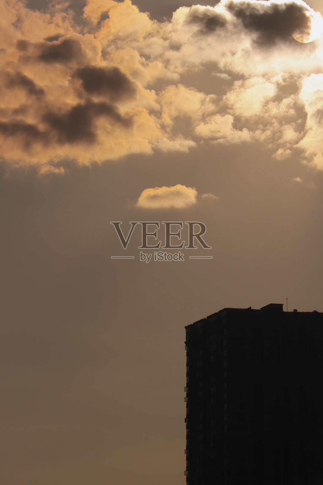 城市建筑上的壮丽日落照片摄影图片