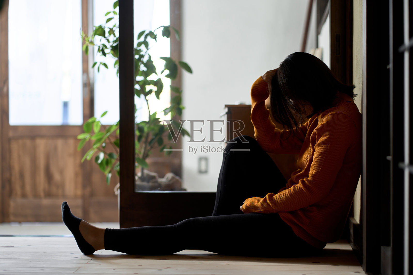 焦虑和沮丧的女人照片摄影图片