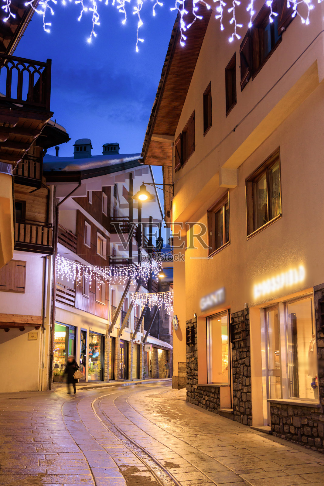 在圣诞期间的Courmayeur大街照片摄影图片