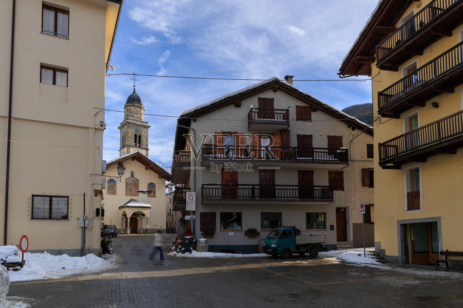 科涅意大利小镇教堂照片摄影图片