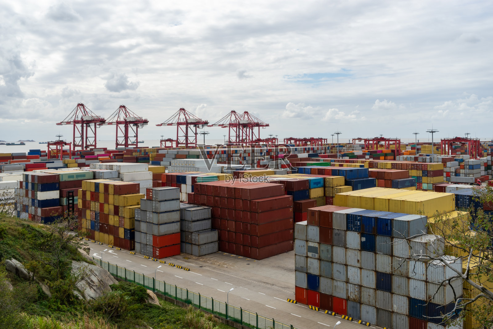 集装箱码头装卸区照片摄影图片