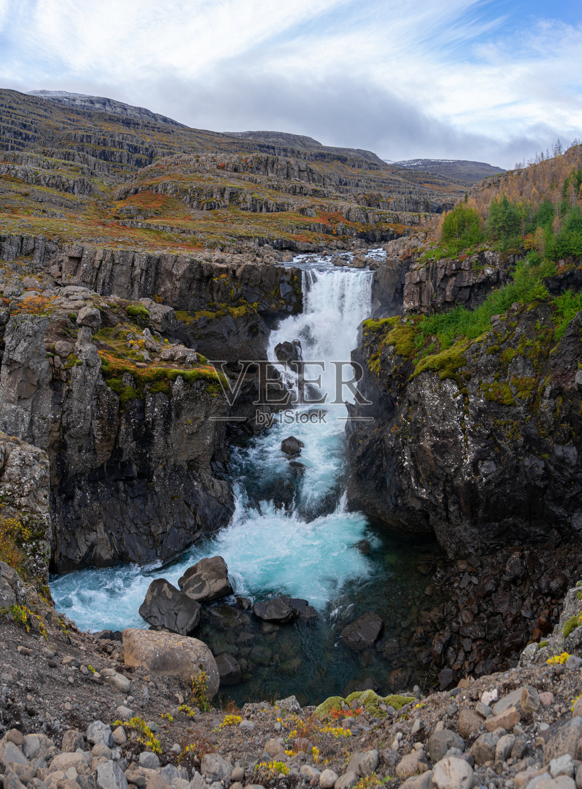 Sveinsstekksfoss - Nykurhylsfoss瀑布，冰岛。照片摄影图片