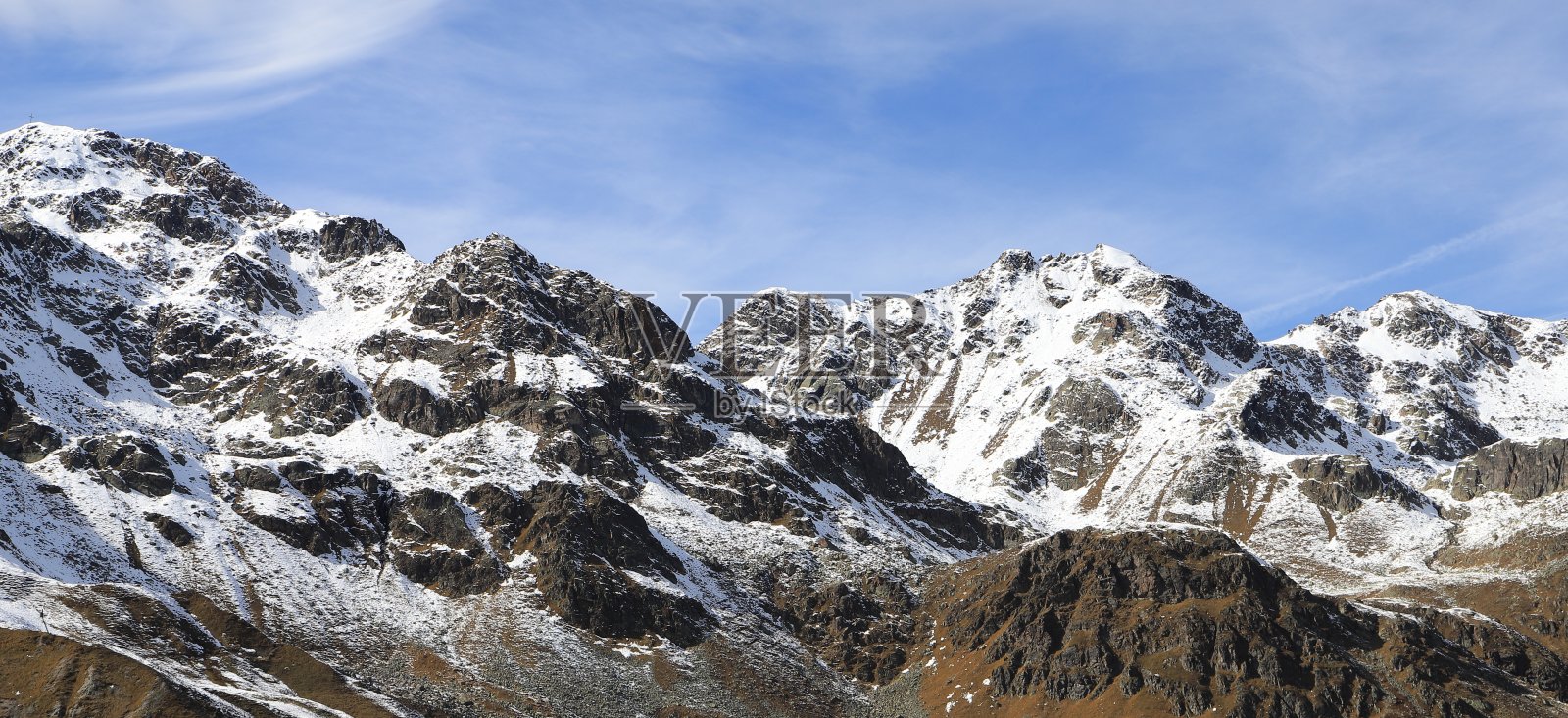 泰洛的白雪皑皑的阿尔卑斯山景观照片摄影图片