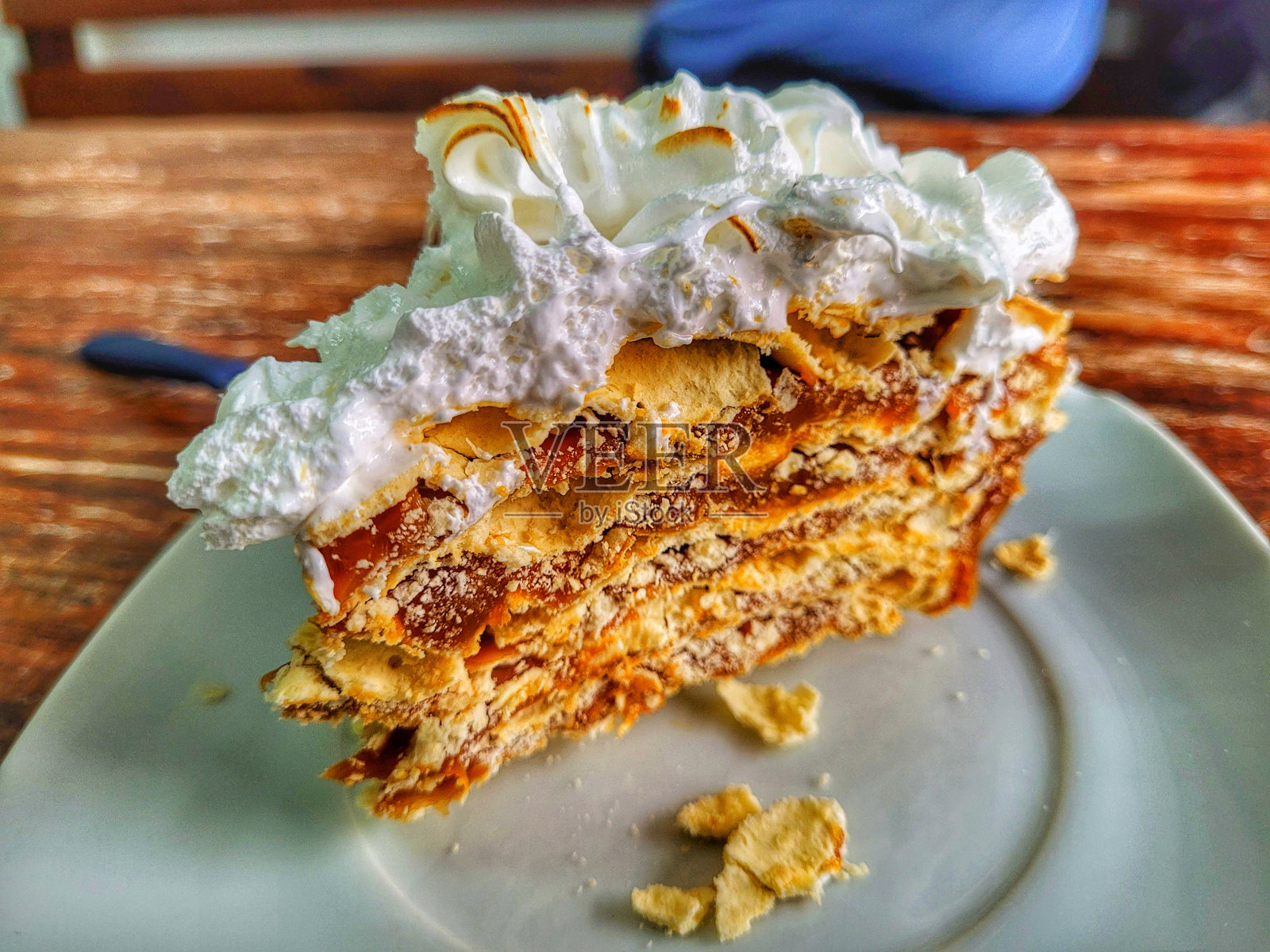 Rogel派—典型的乌拉圭甜点，用焦糖做成照片摄影图片