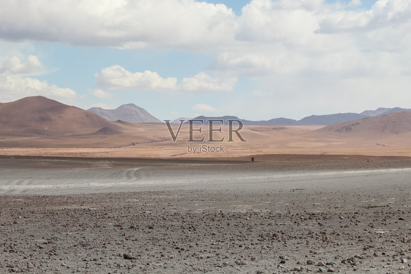 山水有山有湖，白天自然风光有阴天照片摄影图片