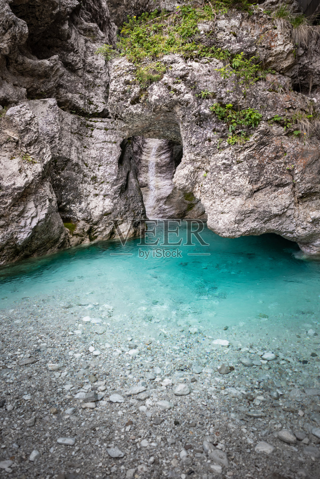 瀑布与碧水照片摄影图片