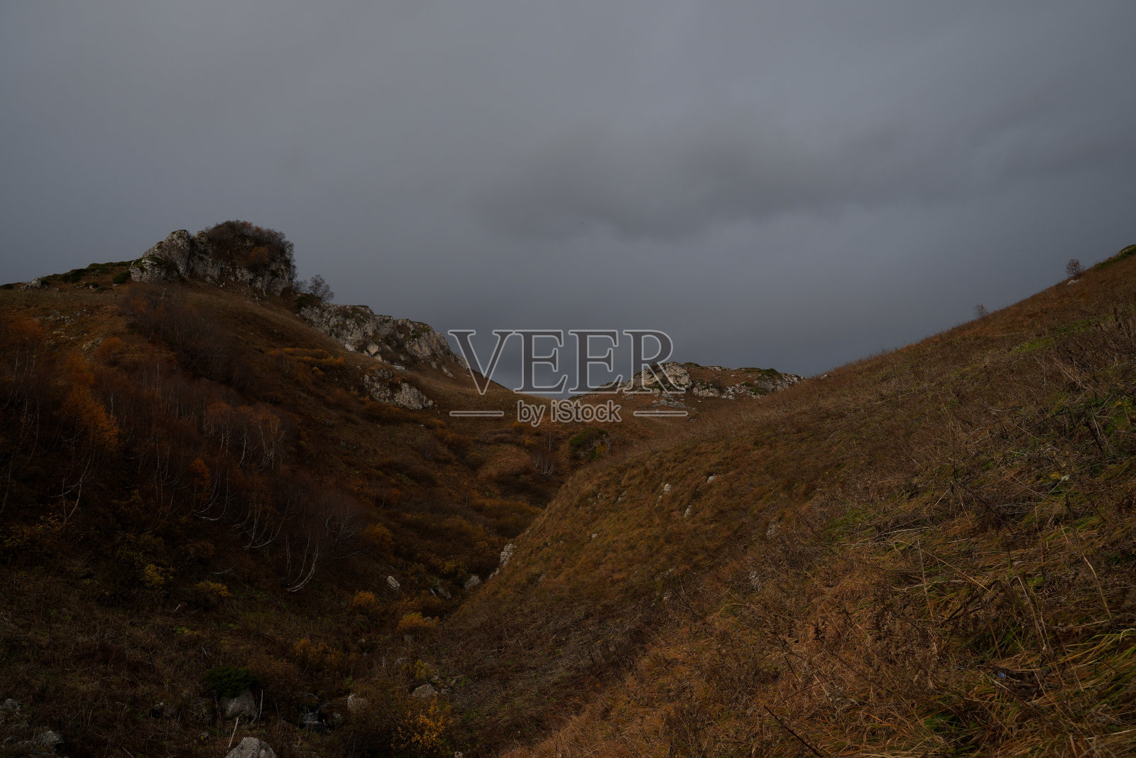 阿迪基亚山区的秋季景观照片摄影图片