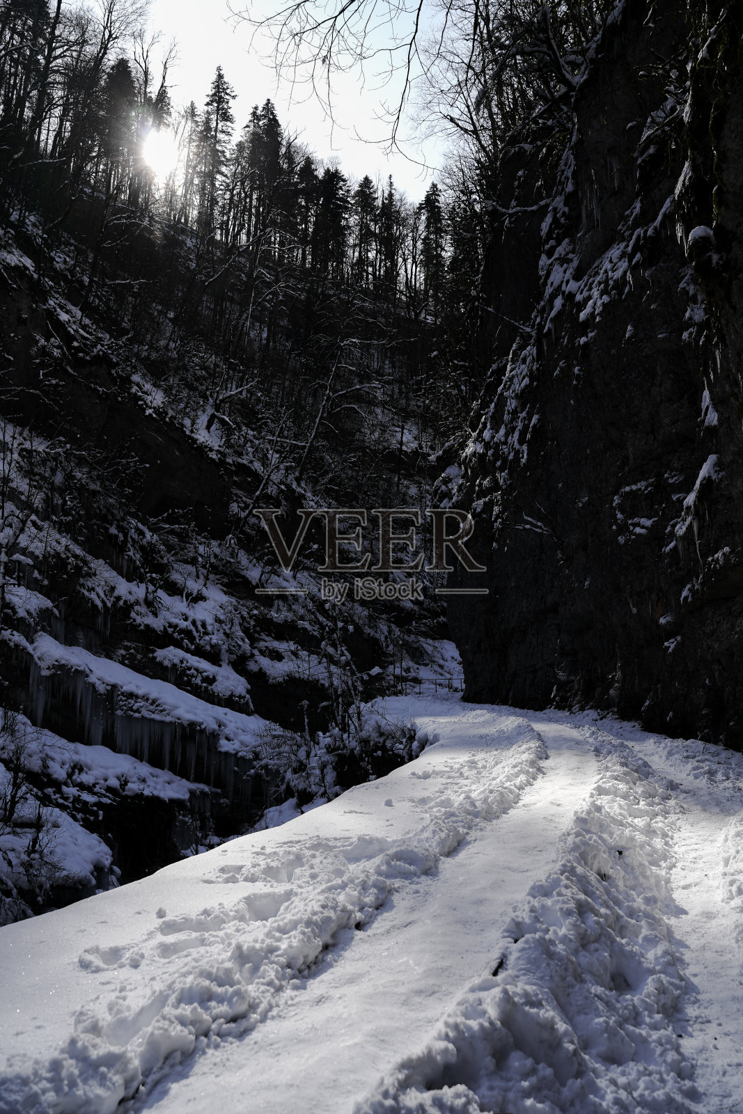 库德日普斯河的冬季峡谷。关岛峡谷。俄罗斯照片摄影图片