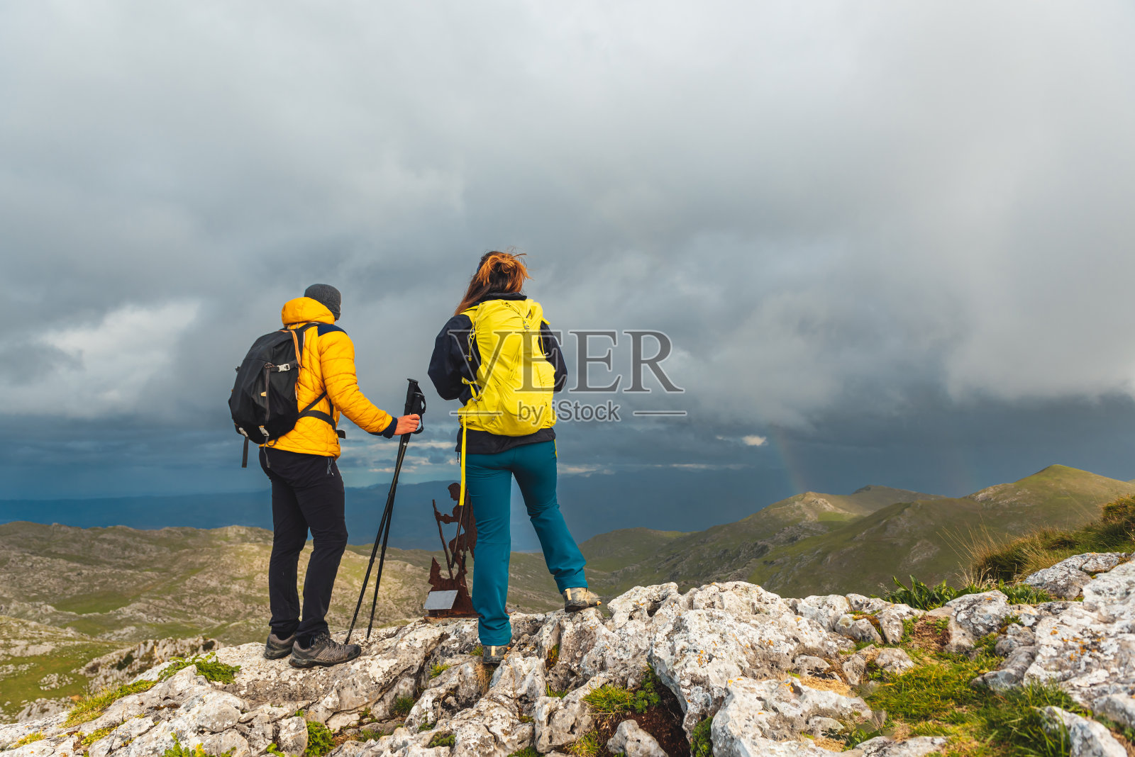 高山徒步旅行照片摄影图片
