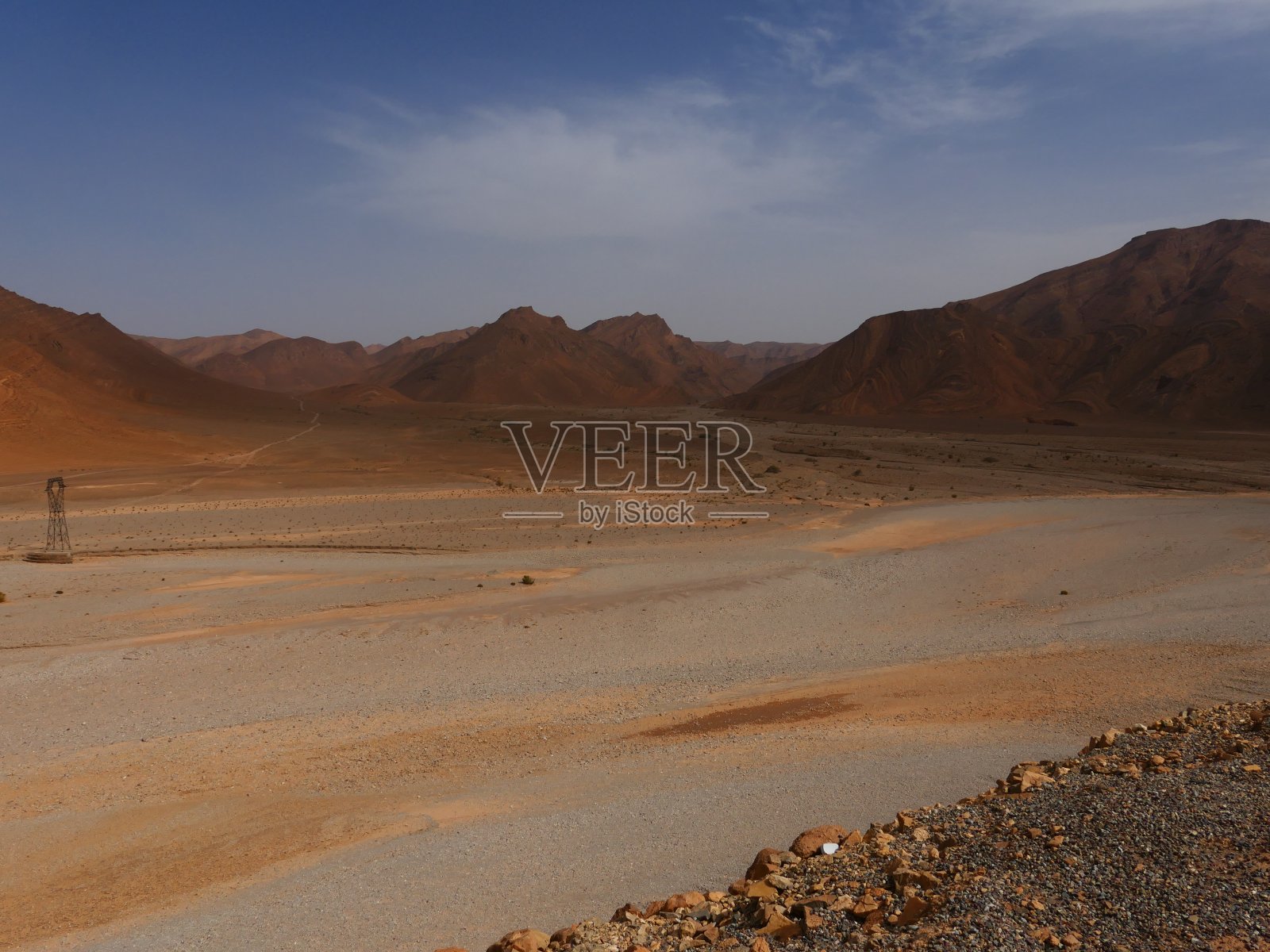 干燥的塔塔河，塔塔和集市之间的塔塔在塔格莫特，摩洛哥照片摄影图片