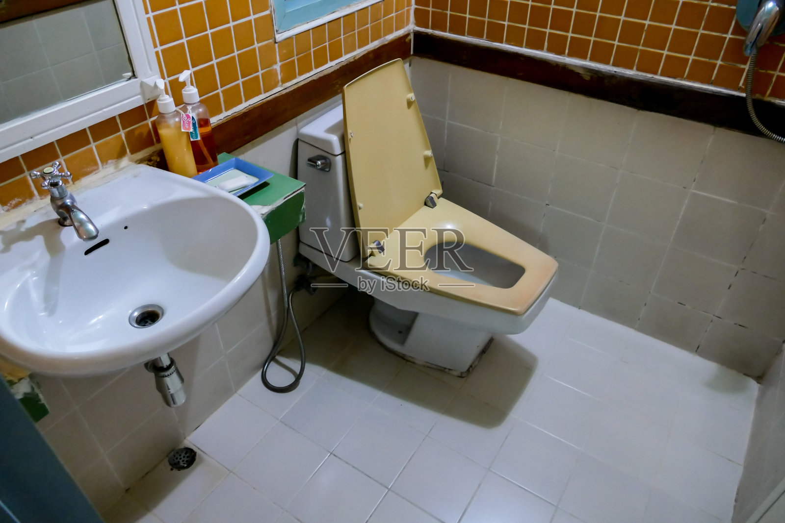 现代浴室内部，数码照片图片为背景照片摄影图片