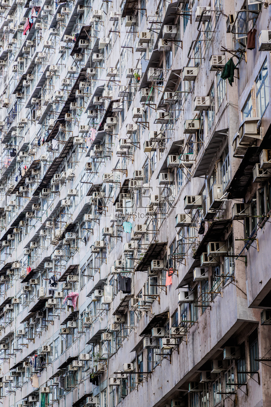 香港鲗鱼涌拥挤的旧公寓照片摄影图片