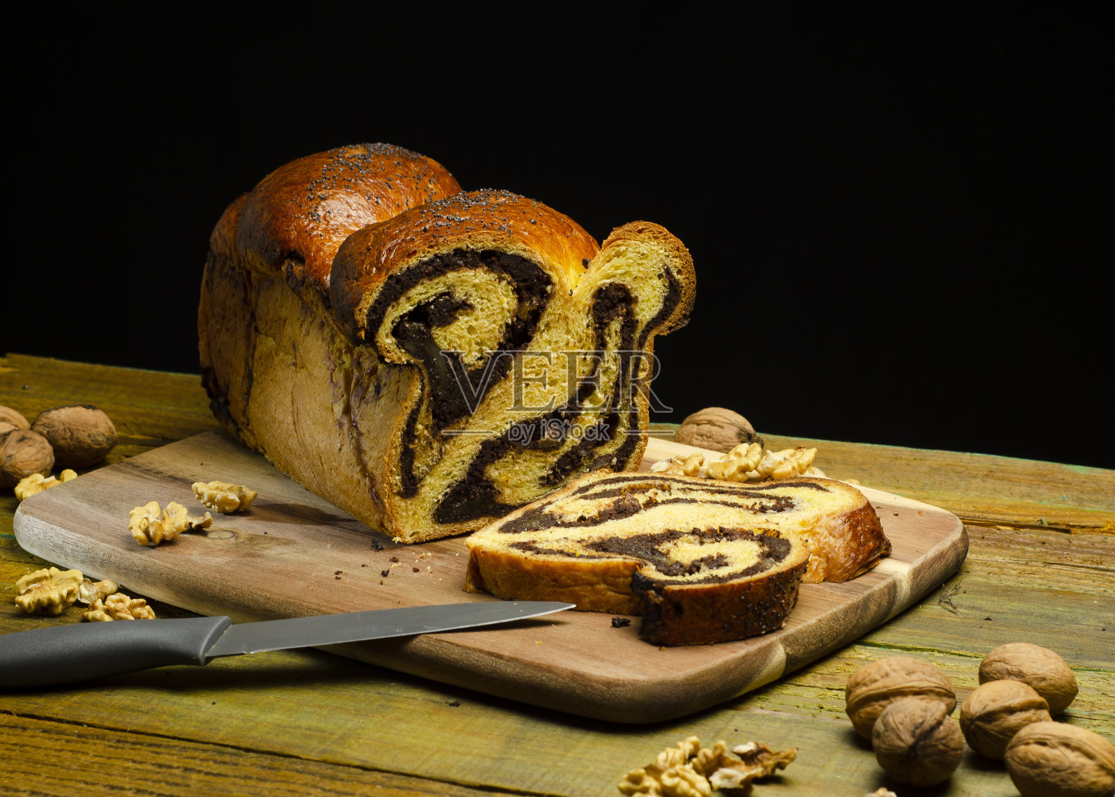 漂亮的大理石核桃蛋糕照片摄影图片