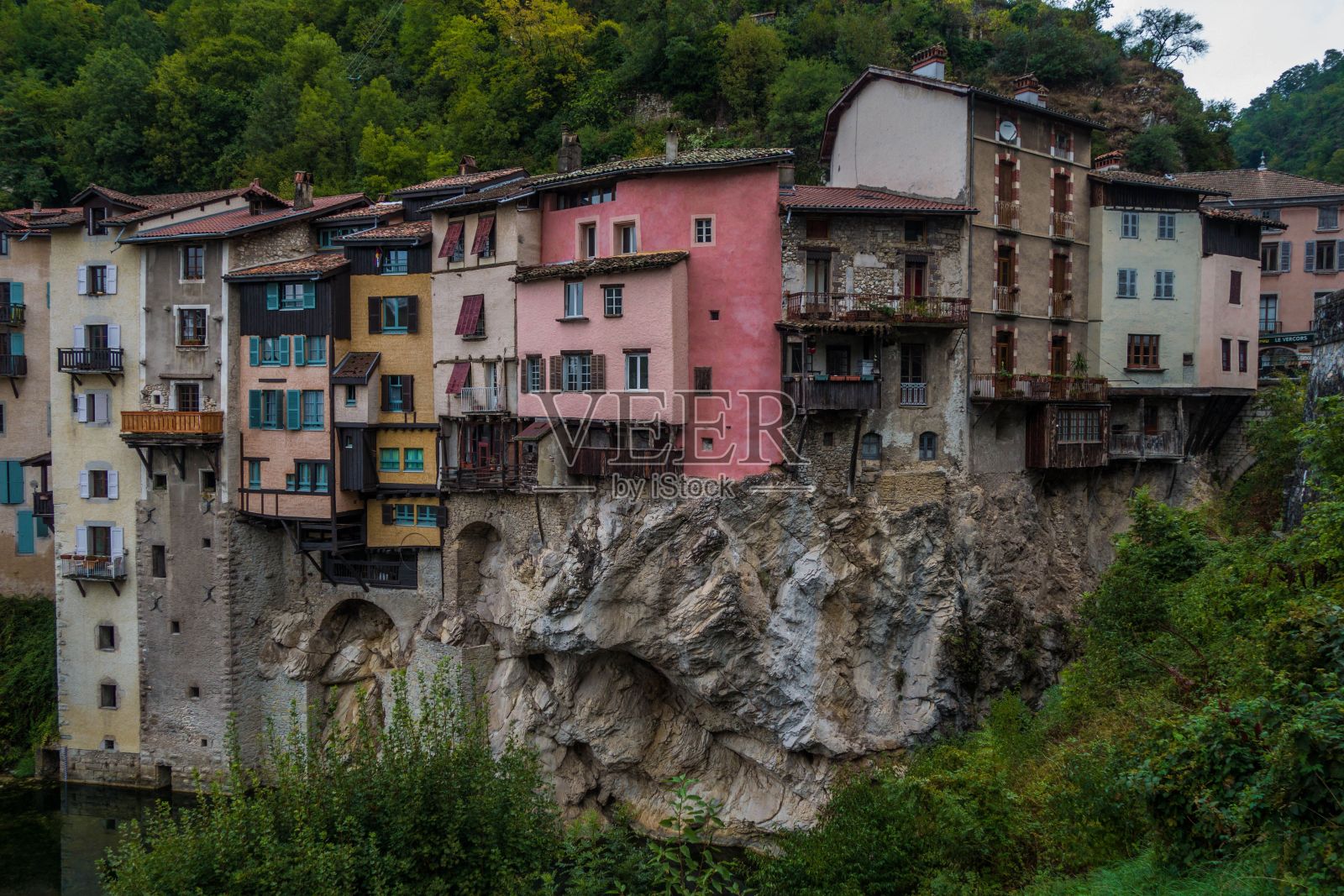 法国皇家桥吊屋的正面照片摄影图片
