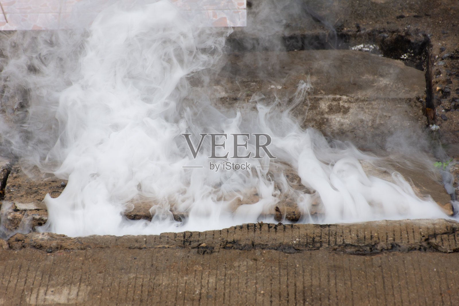 雾化滴滴涕喷雾杀蚊防病毒照片摄影图片