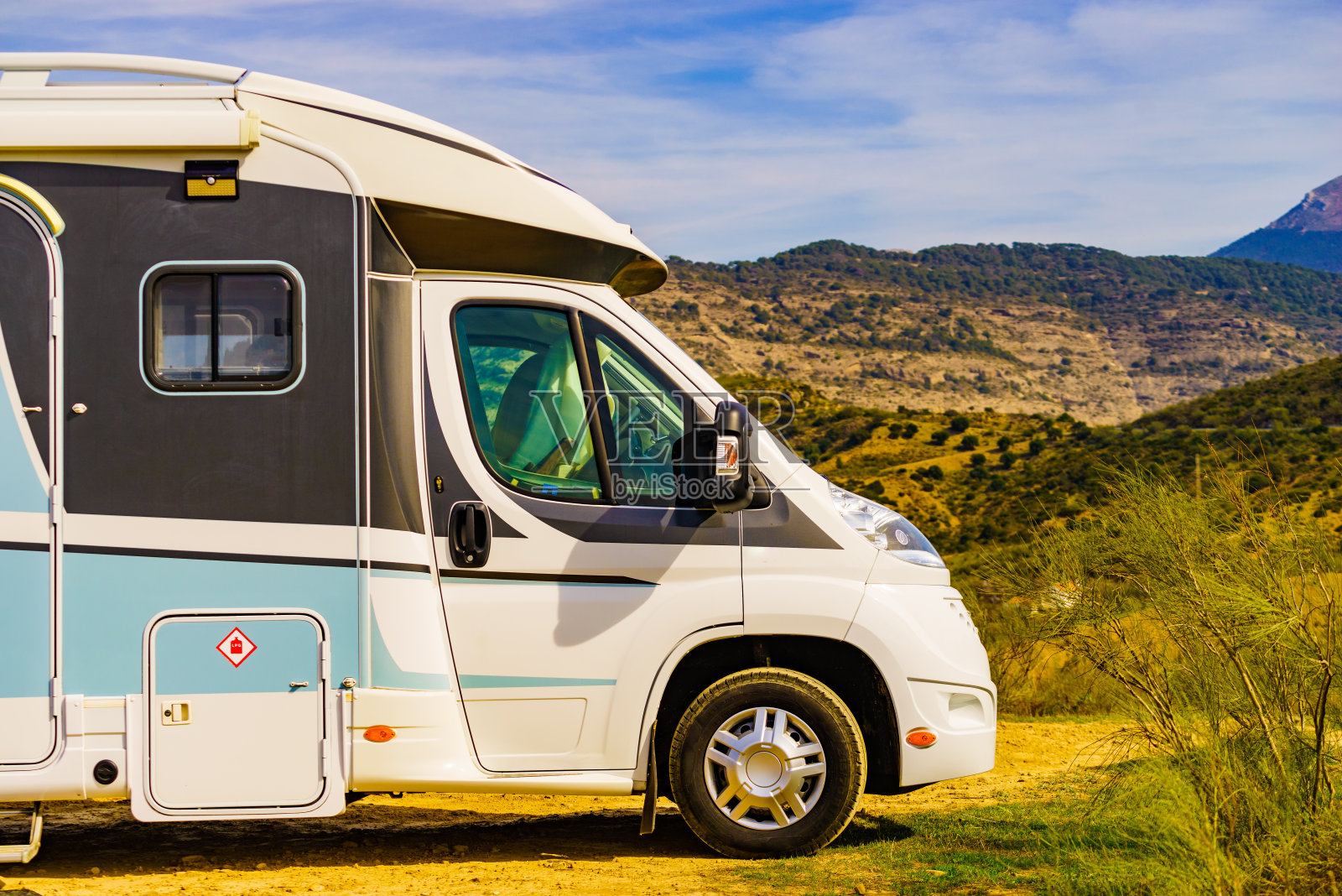 露营者在山区自然照片摄影图片