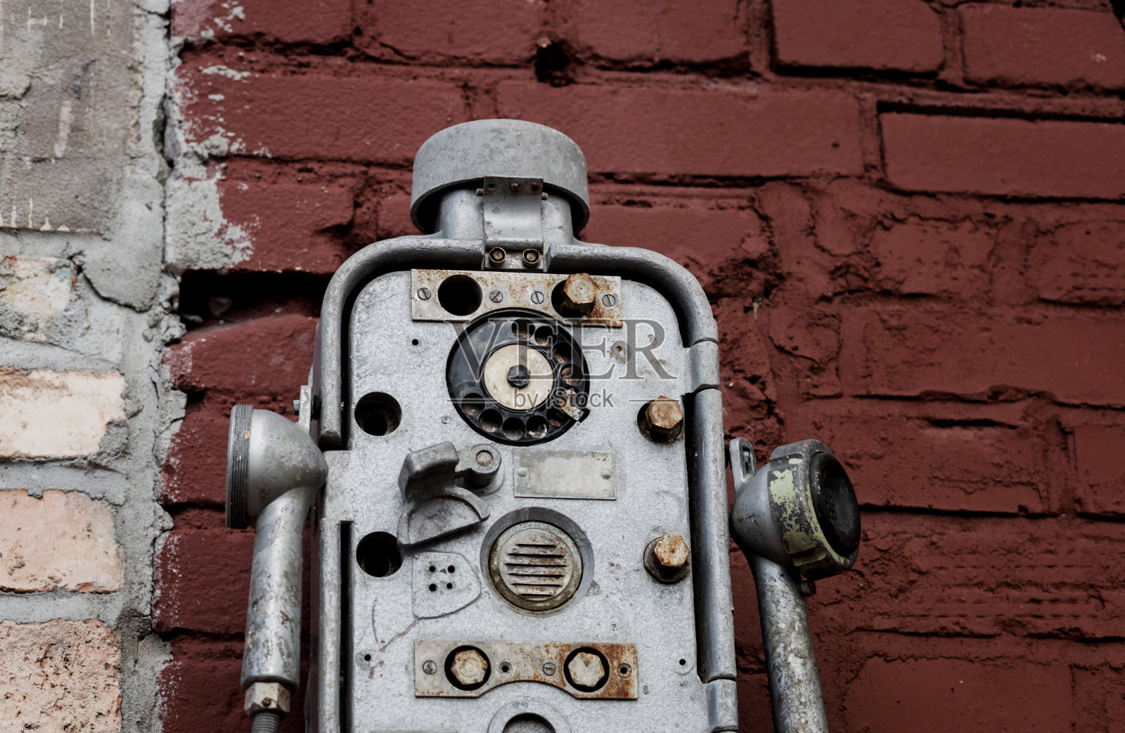 老式公用电话。照片摄影图片